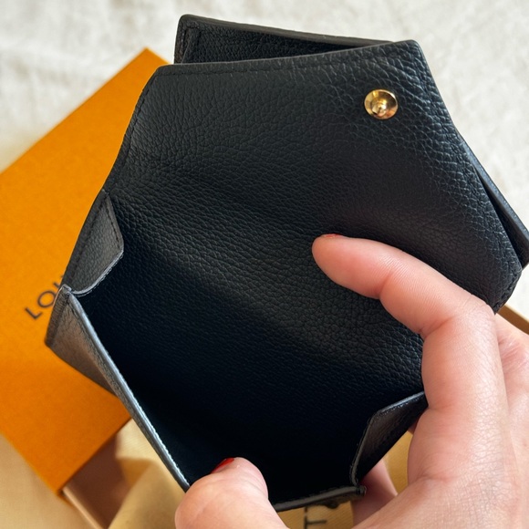 Louis Vuitton Double V Flap Victorine Wallet - Picture 6 of 16